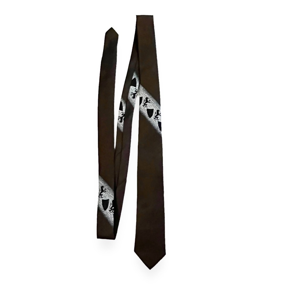 Vintage Wembley Skinny Tie Dacron Polyester Lion Crest Shield  Brown Preppy